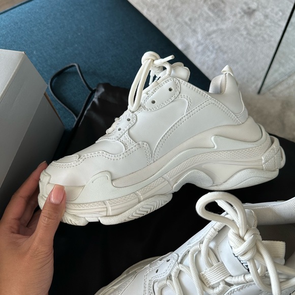 Balenciaga Triple S - Picture 6 of 12